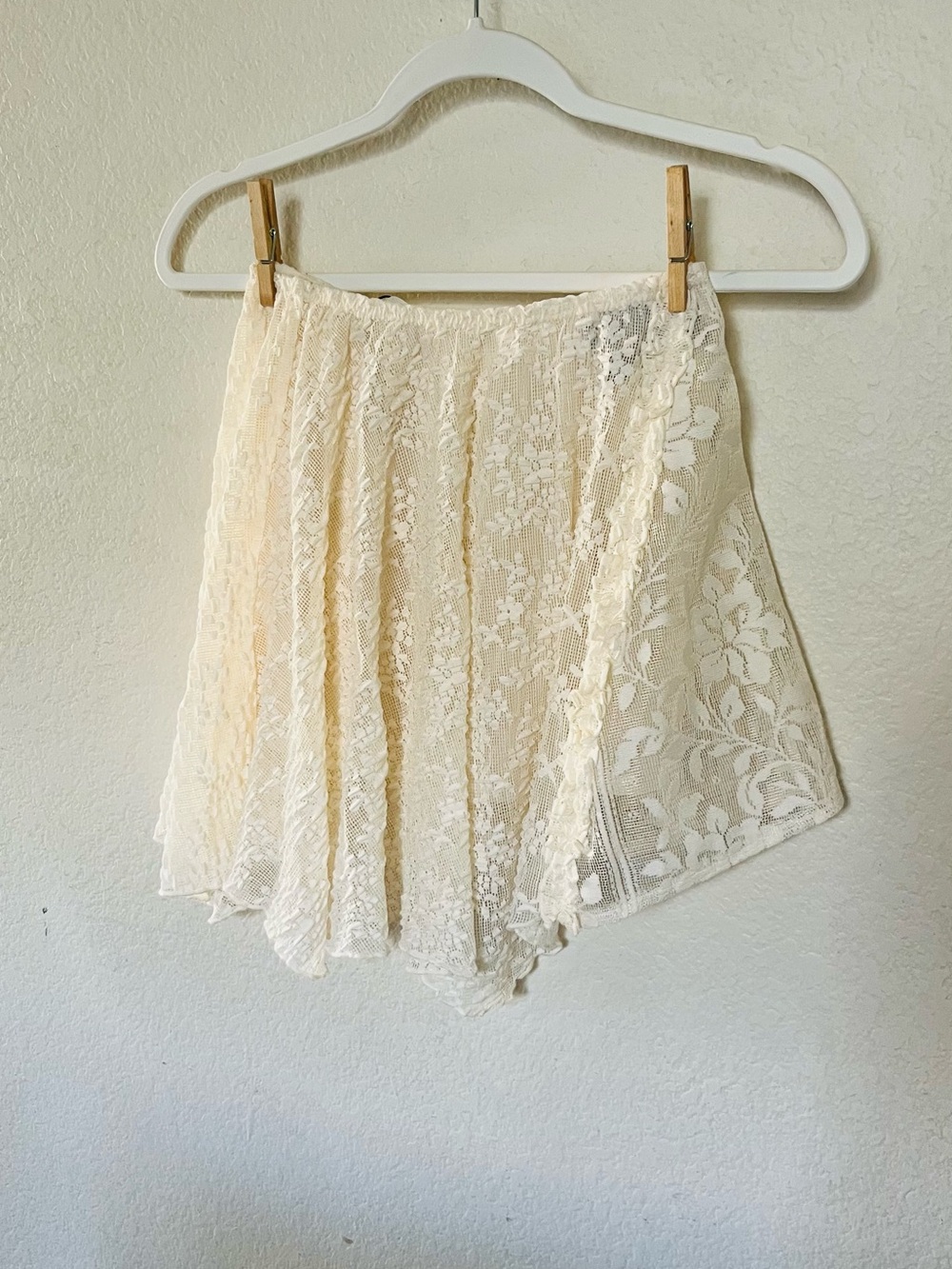 Zara Cream Lace Mini Skirt